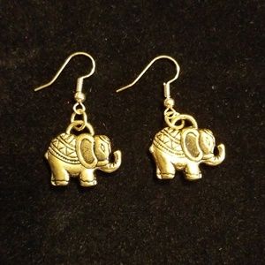 ❤Elephant earrings